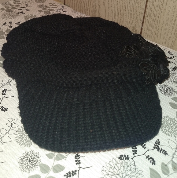 C. C Exclusives Black Knit-style Hat - Picture 6 of 8